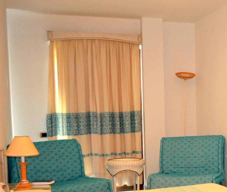 Hotel Delfino Arzachena Esterno foto